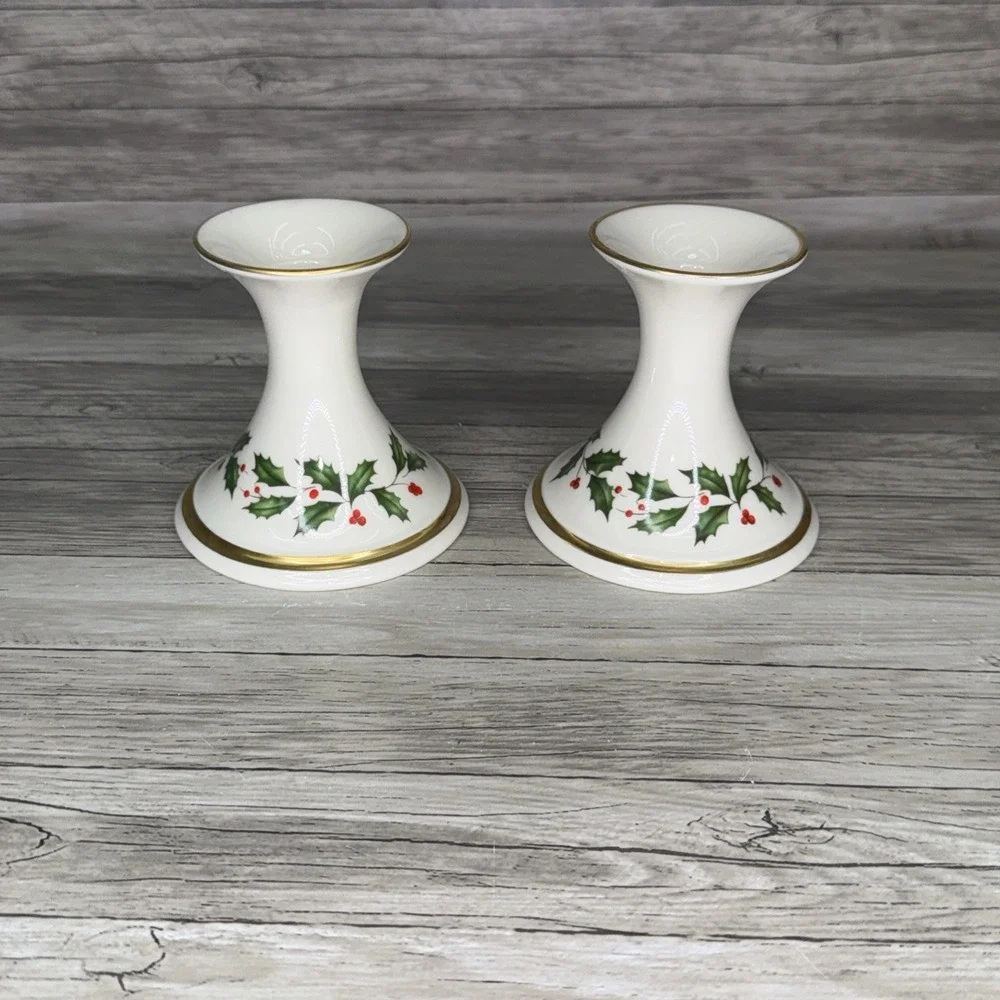 Lenox Holiday Dimension Candlestick Holders Pair Holly Berry 24k Gold Trim